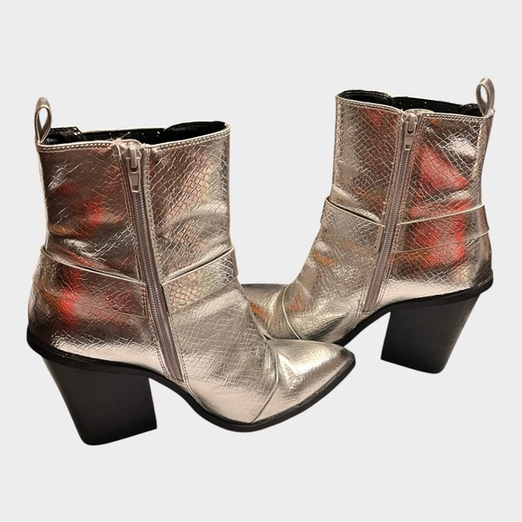 DV BY DOLCE VITA Nilano Metallic Ankle Boot Silver Size 8.5 Western Cowgirl - Picture 5 of 10